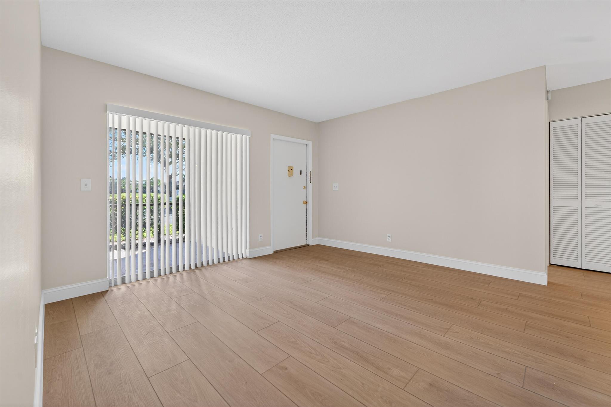 CHASEWOOD OF JUPITER COND - Residential