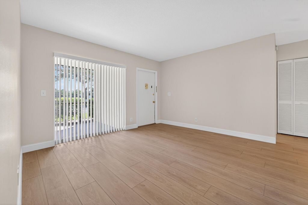 Photo of 6392 Chasewood Drive #B, Jupiter, FL 33458 (MLS # R11148817)