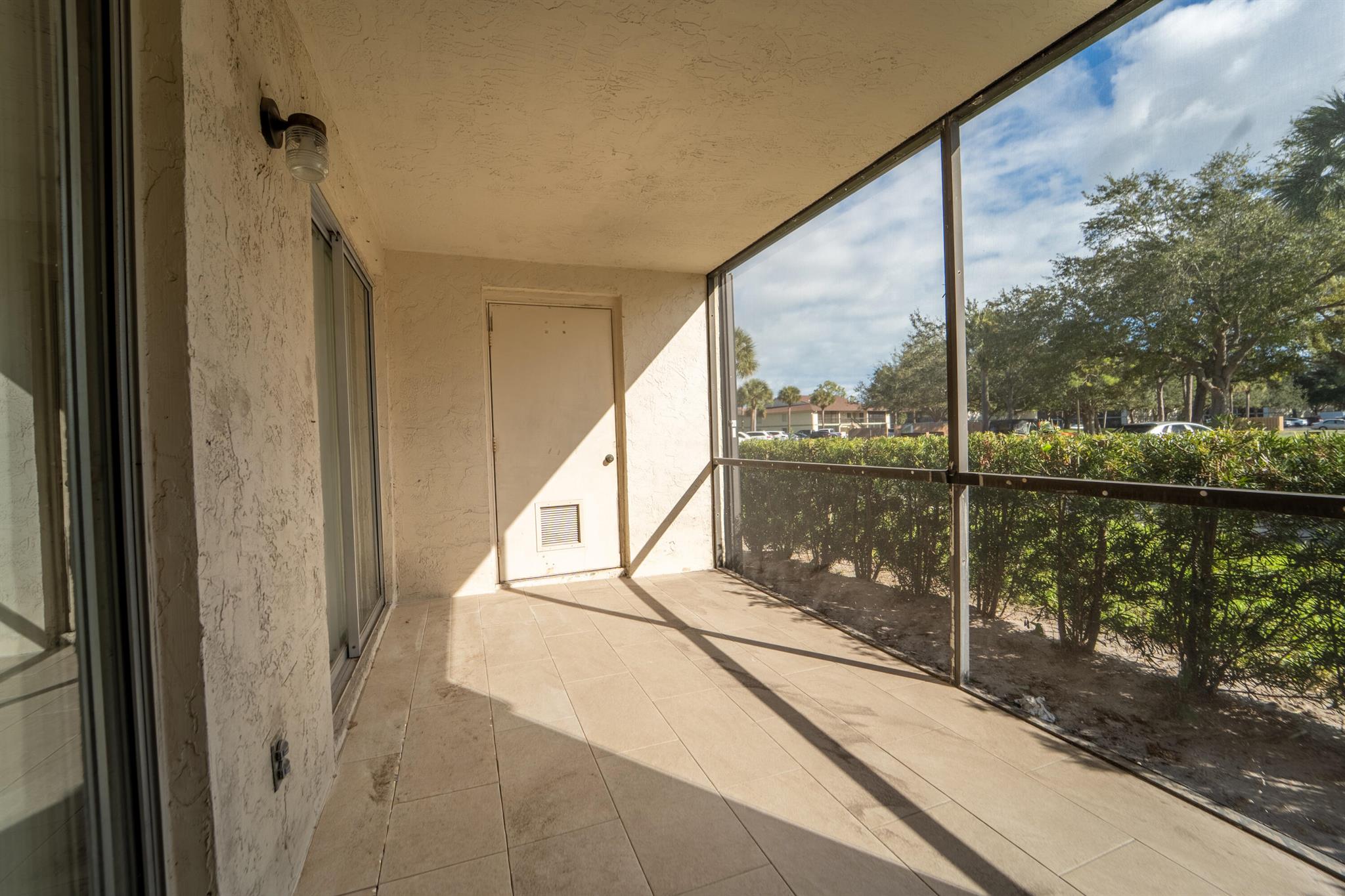 CHASEWOOD OF JUPITER COND - Residential