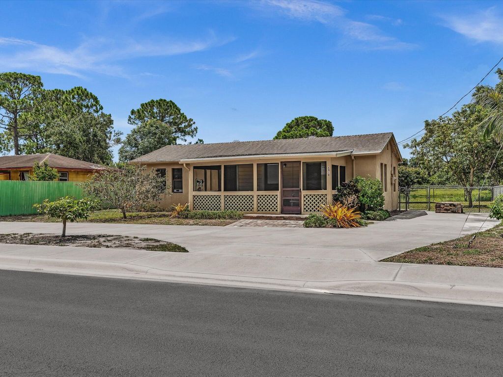 Photo of 6918 173rd Street N, Jupiter, FL 33458 (MLS # B26045064)
