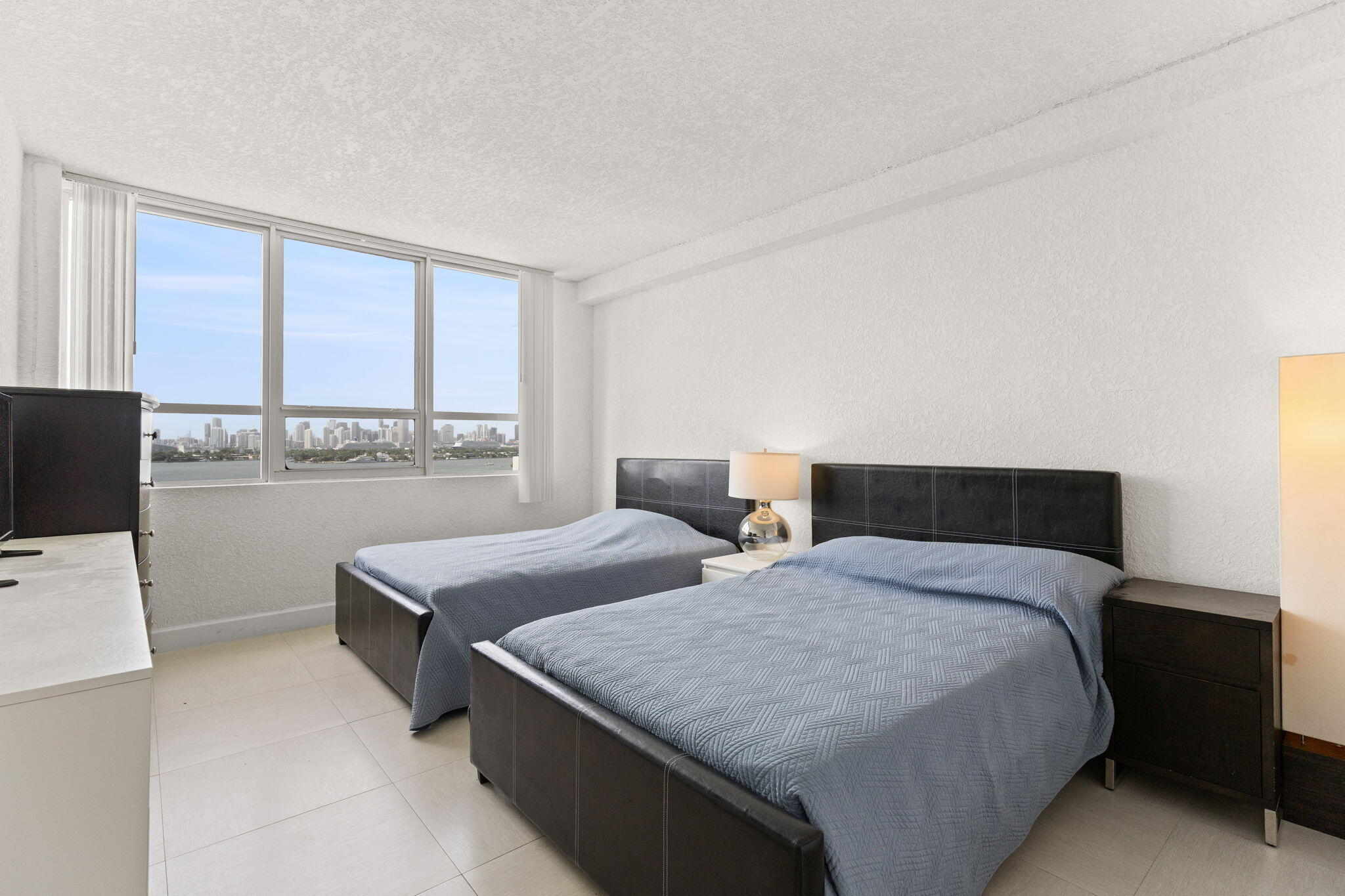 FLAMINGO SOUTH BEACH I CONDO - Residential Lease