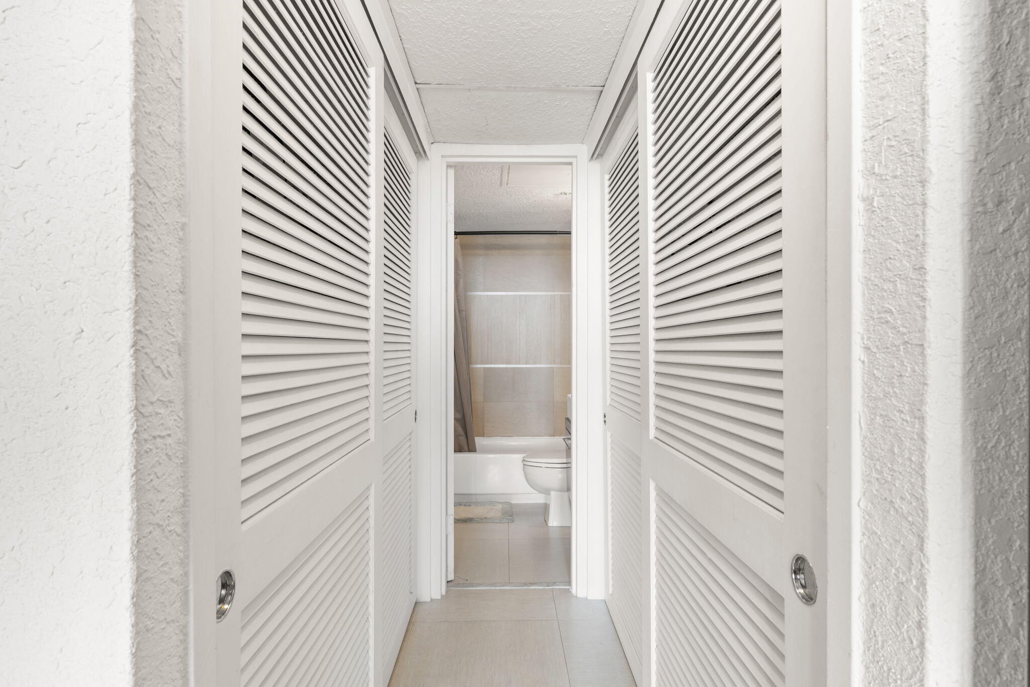 FLAMINGO SOUTH BEACH I CONDO - Residential Lease