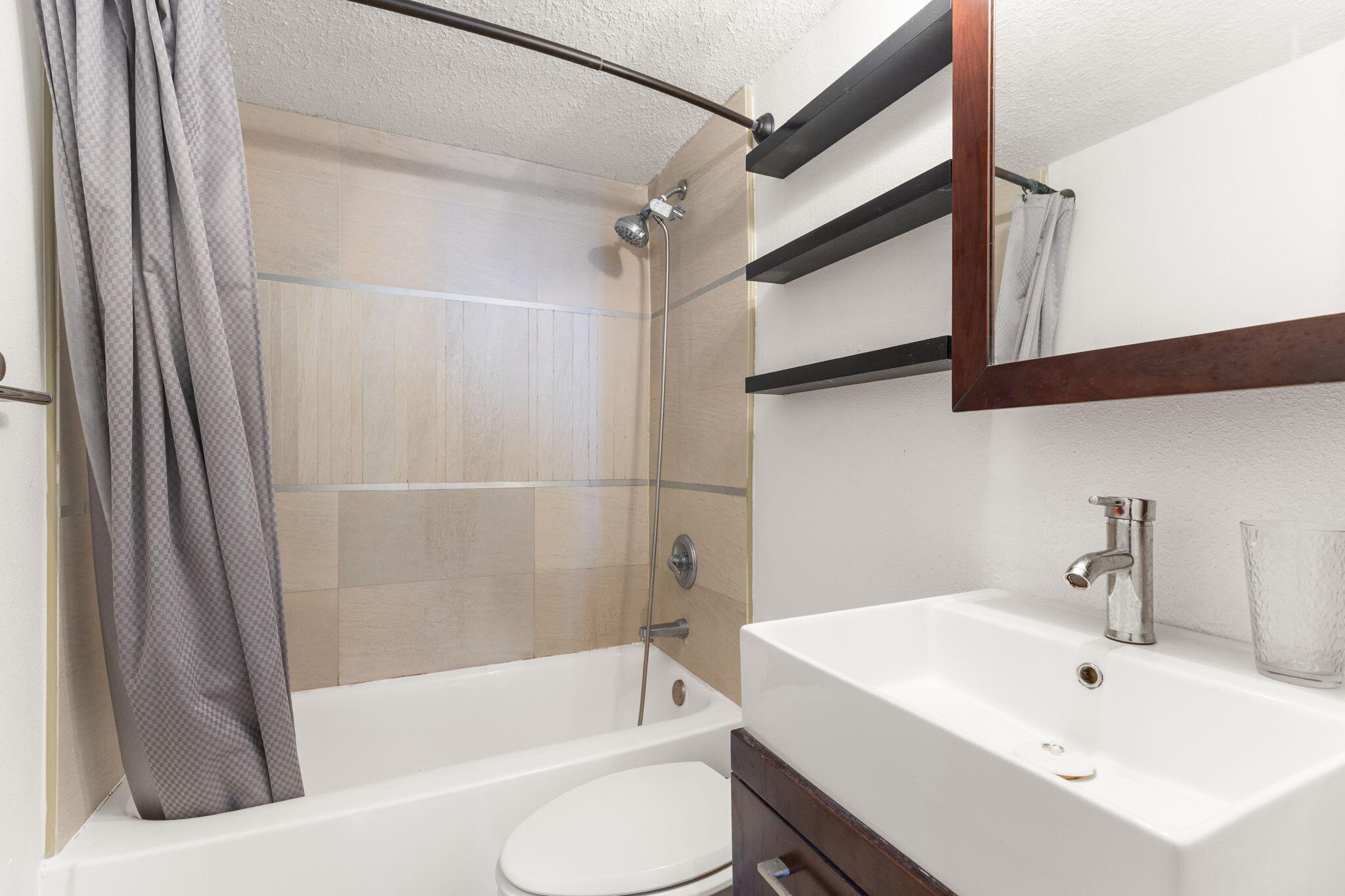 FLAMINGO SOUTH BEACH I CONDO - Residential Lease