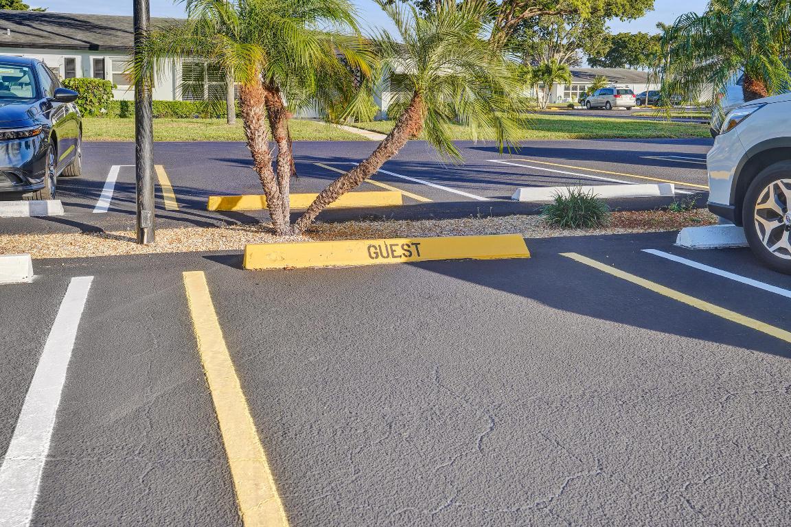 HIGH POINT OF DELRAY BEACH CONDO SEC II - Residential