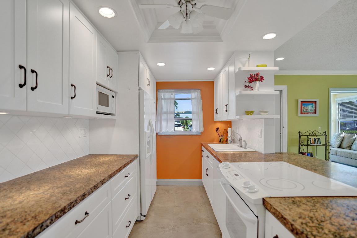 HIGH POINT OF DELRAY BEACH CONDO SEC II - Residential