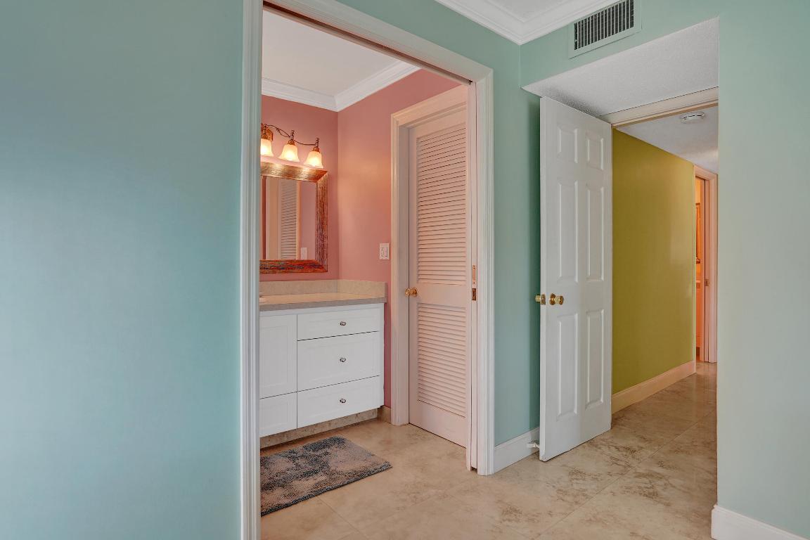 HIGH POINT OF DELRAY BEACH CONDO SEC II - Residential