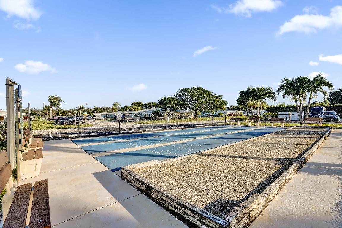 HIGH POINT OF DELRAY BEACH CONDO SEC II - Residential