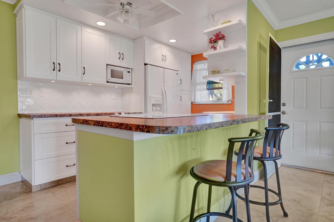 HIGH POINT OF DELRAY BEACH CONDO SEC II - Residential