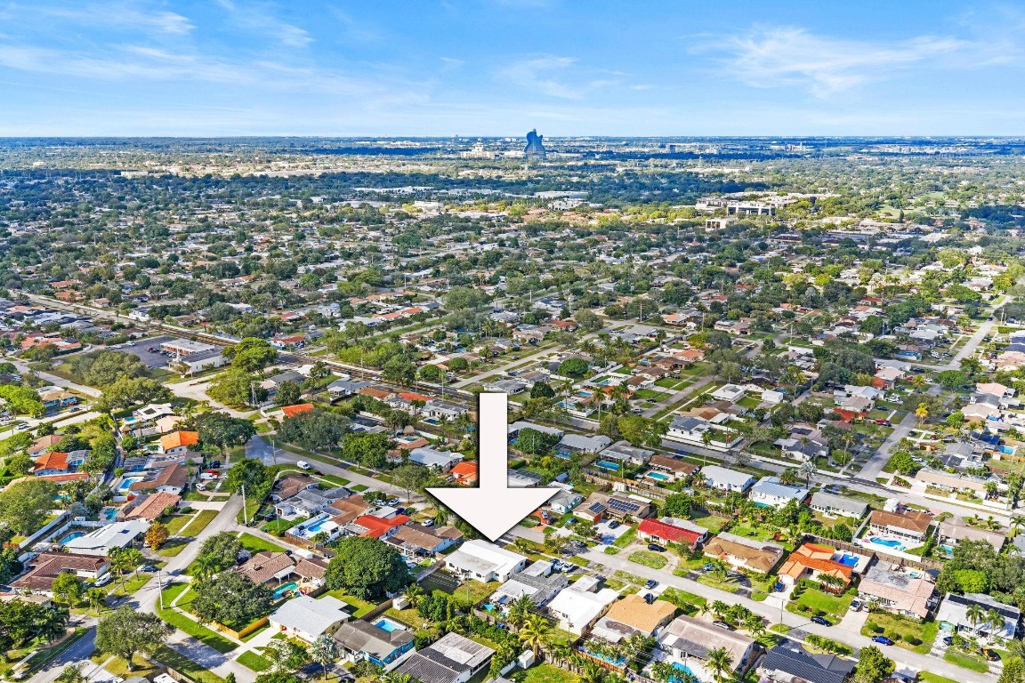 Hollywood Hills 6-22 B - Residential