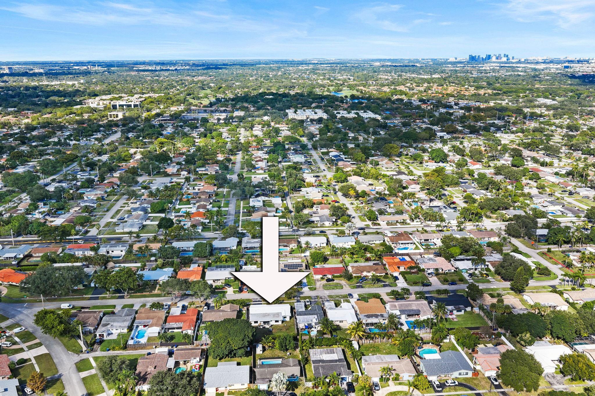 Hollywood Hills 6-22 B - Residential