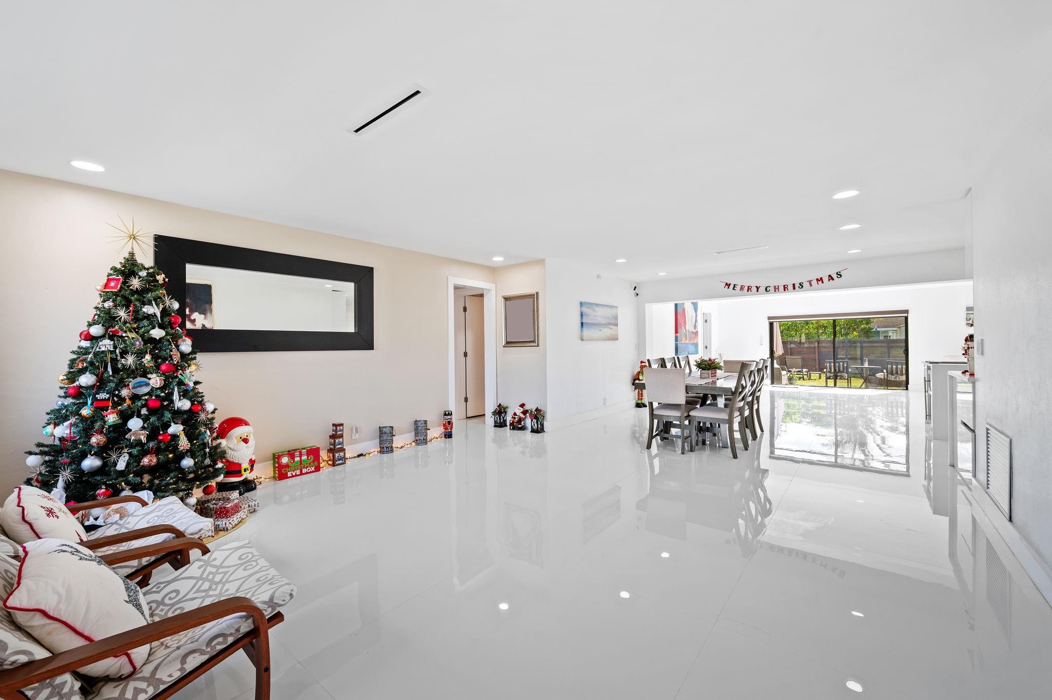 Hollywood Hills 6-22 B - Residential