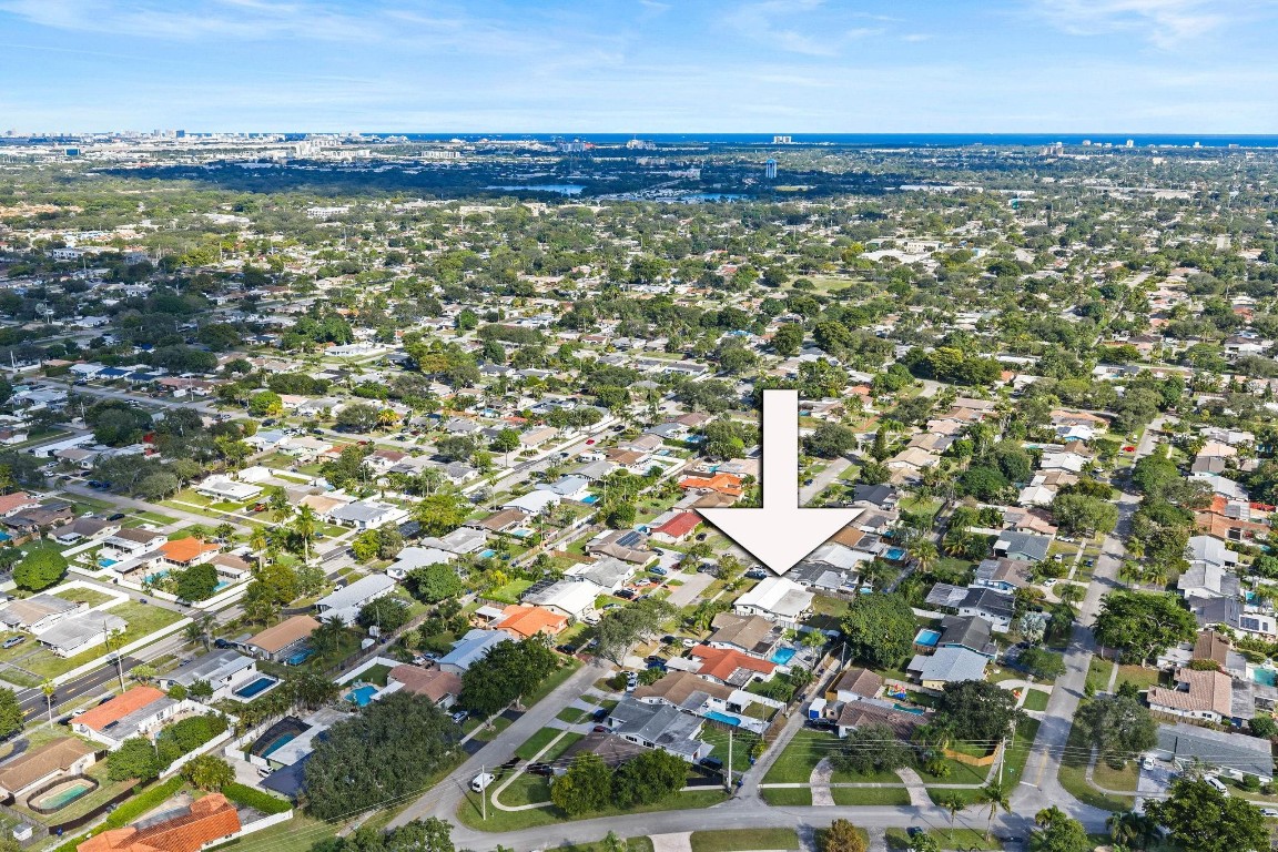 Hollywood Hills 6-22 B - Residential