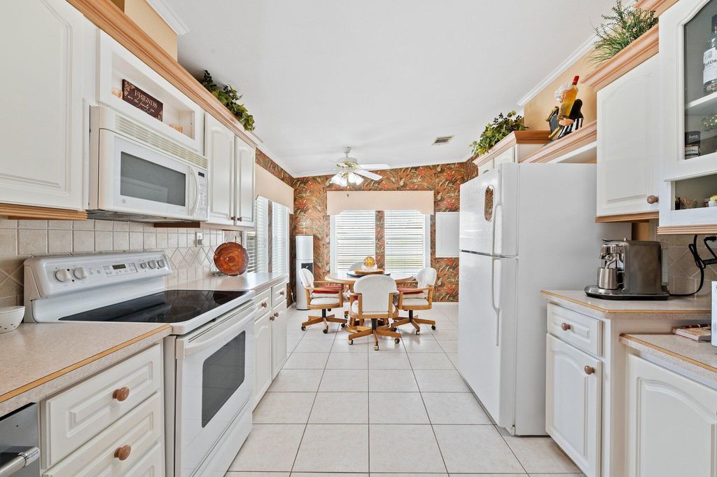 Photo of 6005 Daiquiri Bay, Boynton Beach, FL 33436 (MLS # R11145974)