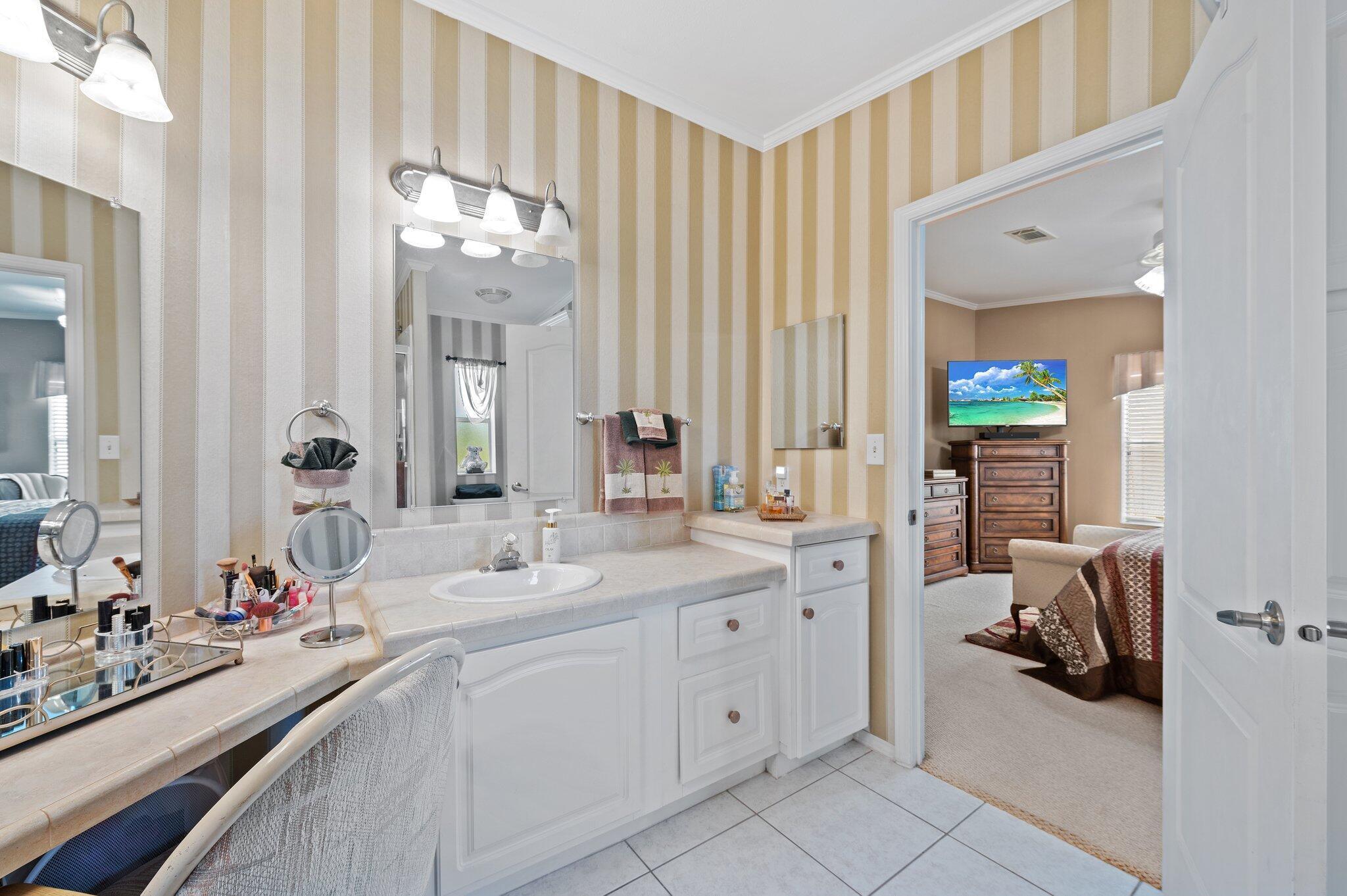 JAMAICA BAY MOBILE HOME C - Residential