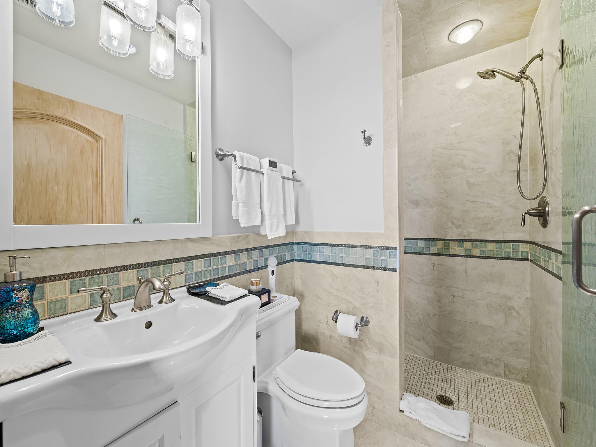 HARBOURAGE PLACE - Residential