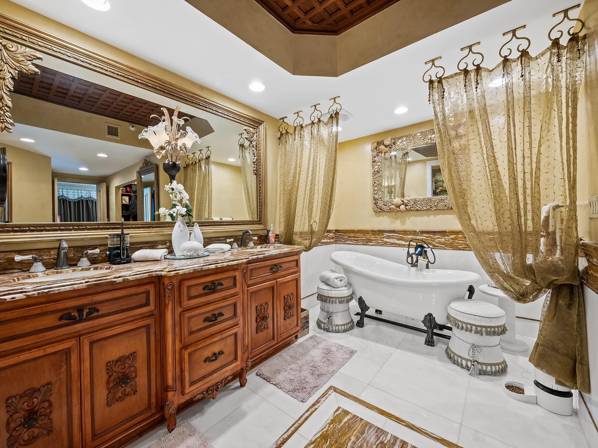 HARBOURAGE PLACE - Residential