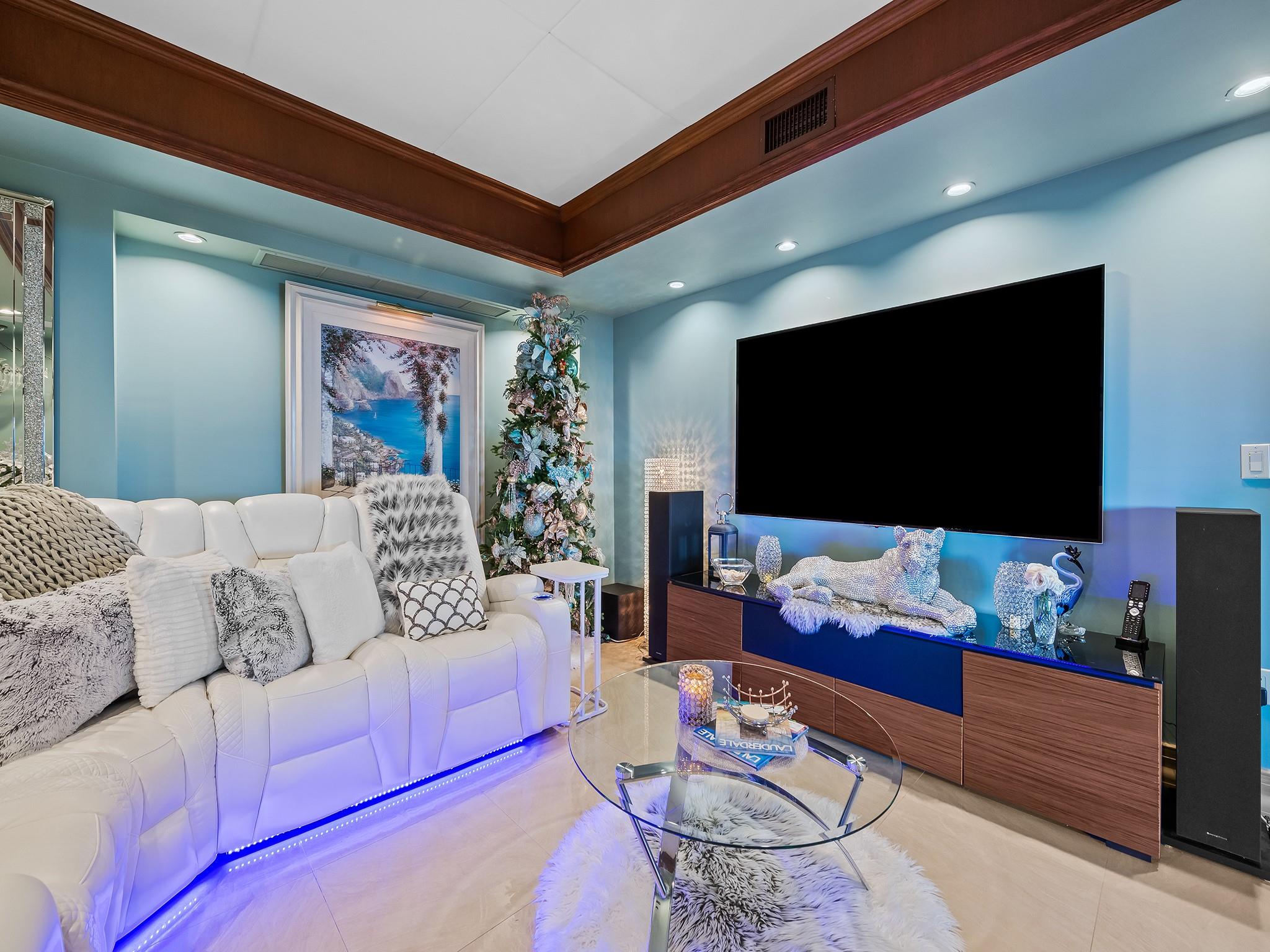 HARBOURAGE PLACE - Residential