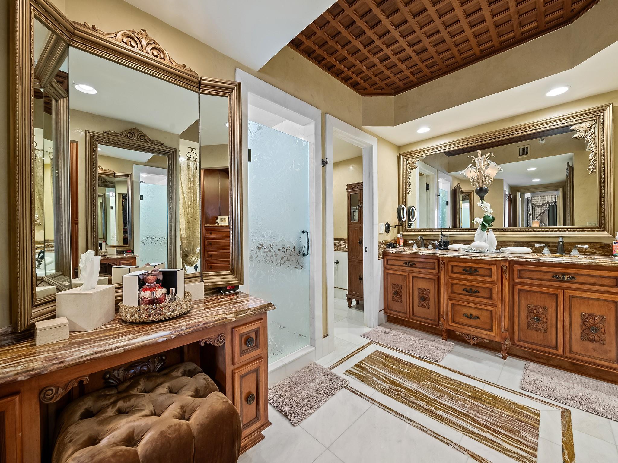 HARBOURAGE PLACE - Residential