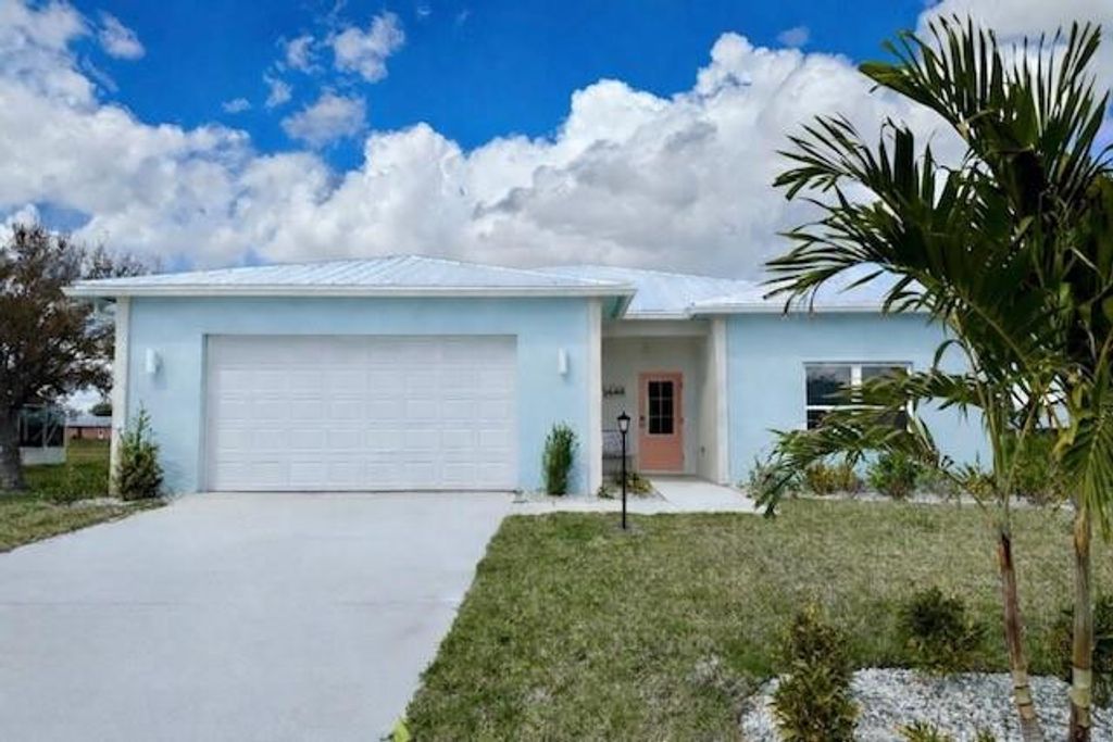 Photo of 1445 SE 23rd Street, Okeechobee, FL 34974 (MLS # F10548701)