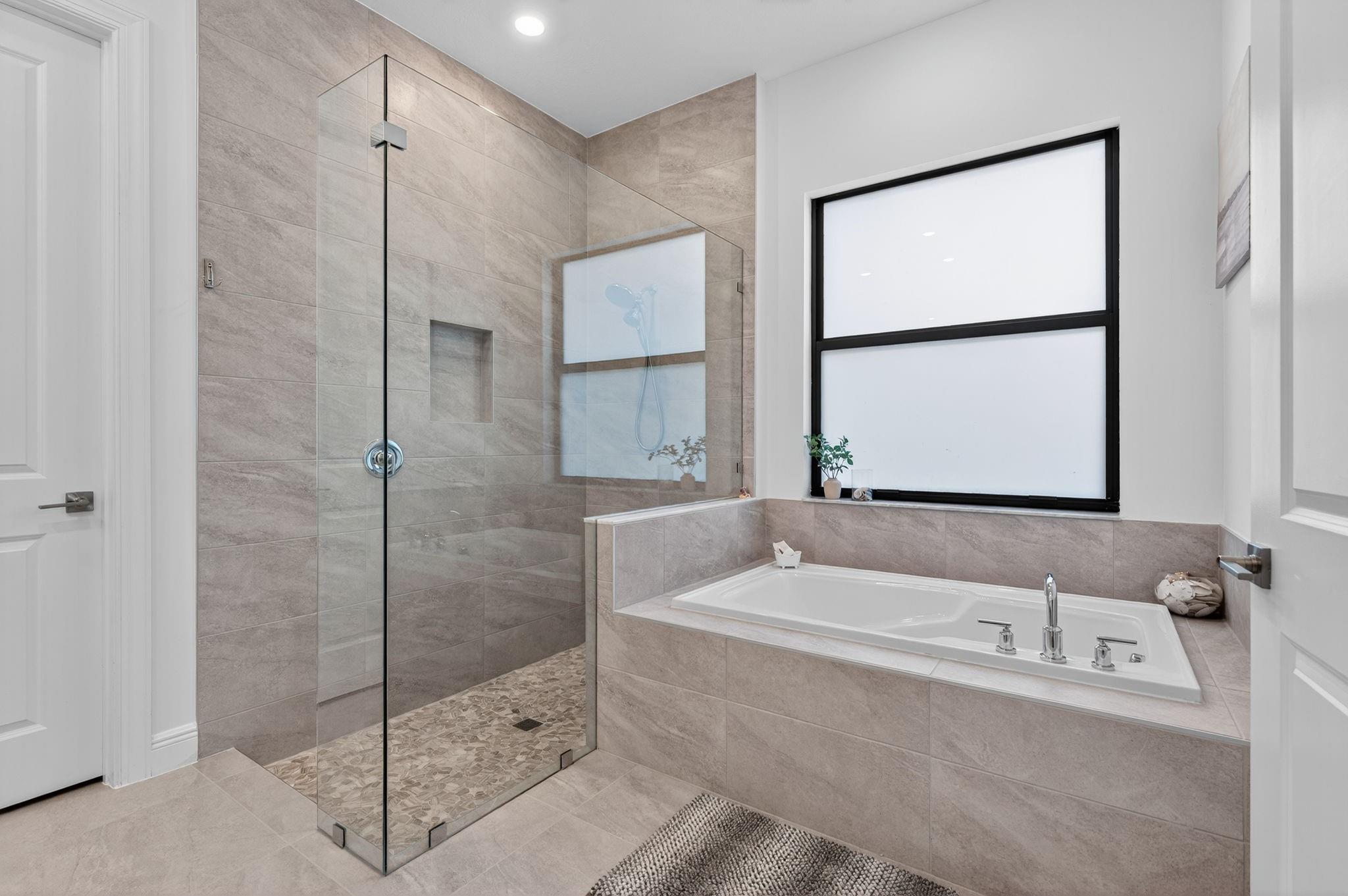 PARKLAND BAY - Residential