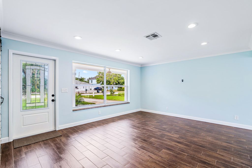 Photo of 1515 Seabrook Road, Jupiter, FL 33469 (MLS # R11061400)