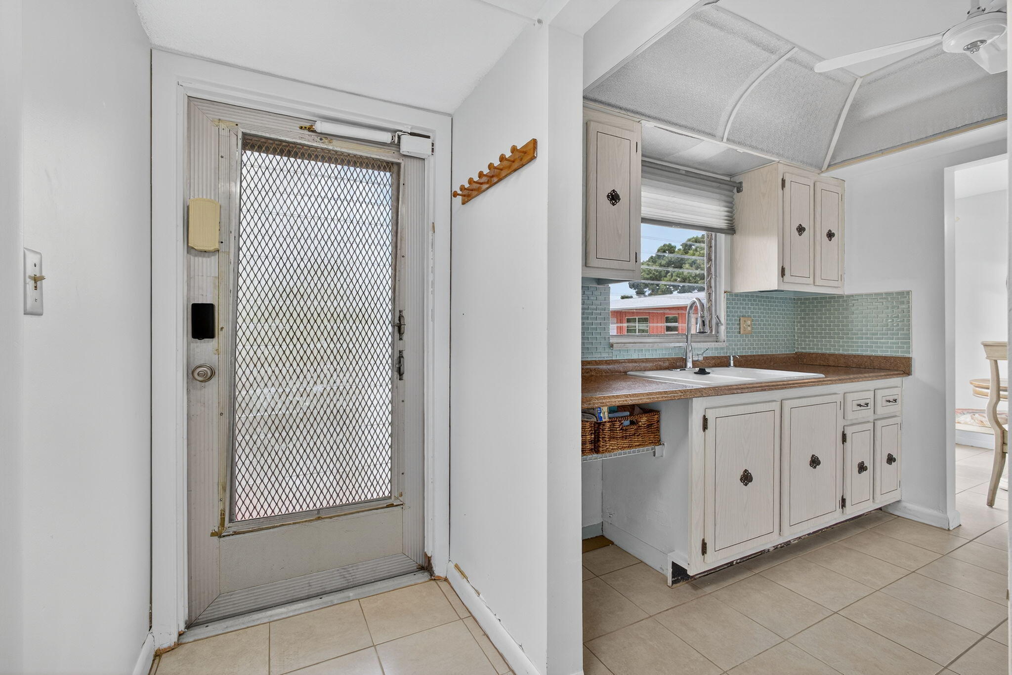 GOLFS EDGE CONDOS A THRU G - Residential