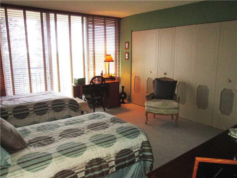 PLAZA SOUTH CONDO - Residential Lease