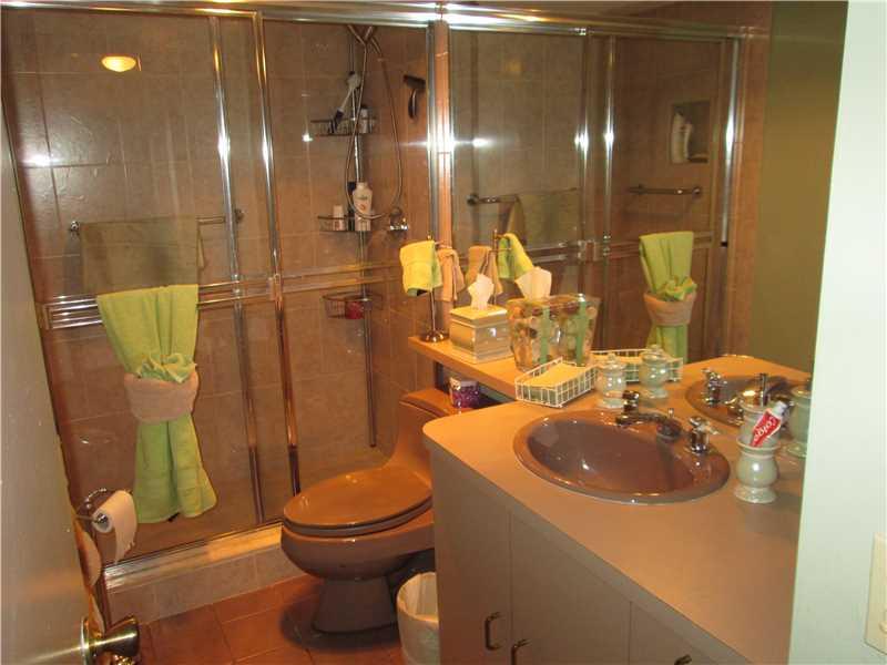 PLAZA SOUTH CONDO - Residential Lease