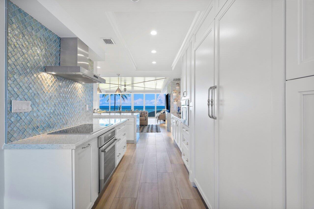 SAILFISH POINT - Residential