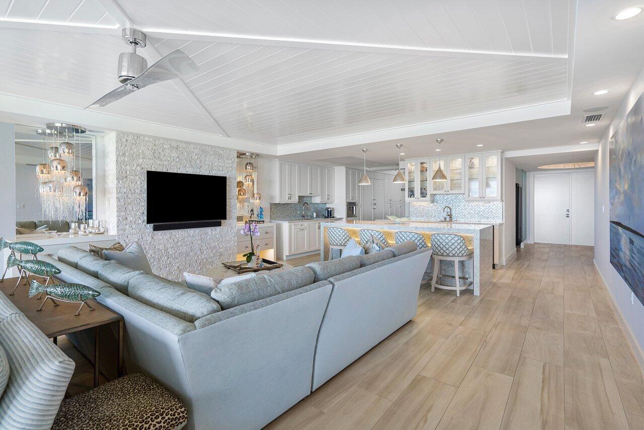 SAILFISH POINT - Residential