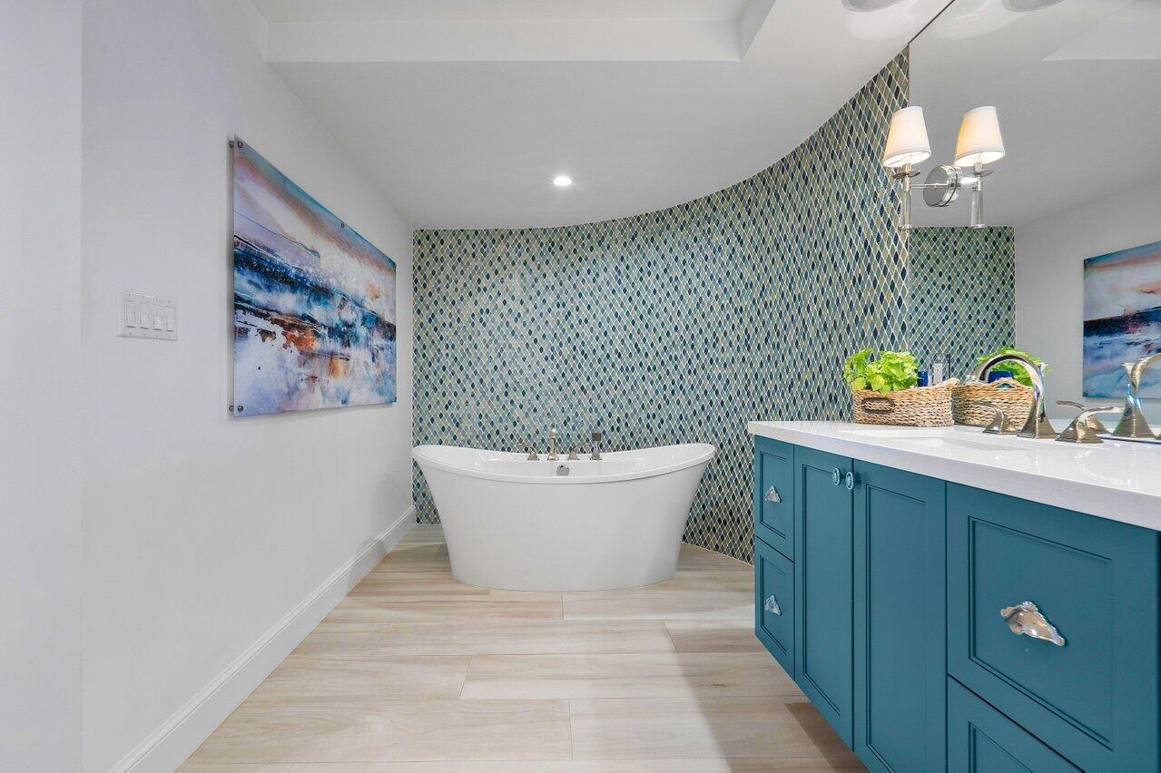 SAILFISH POINT - Residential