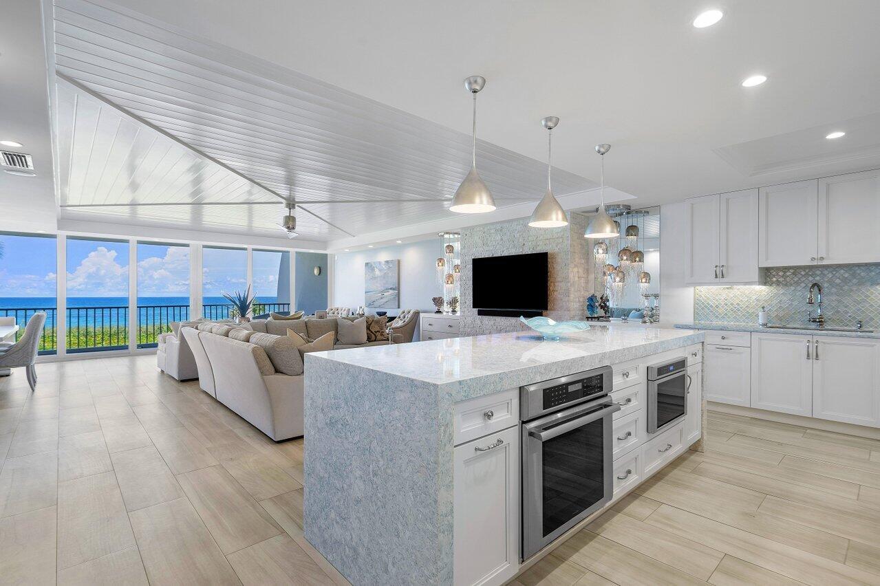 SAILFISH POINT - Residential