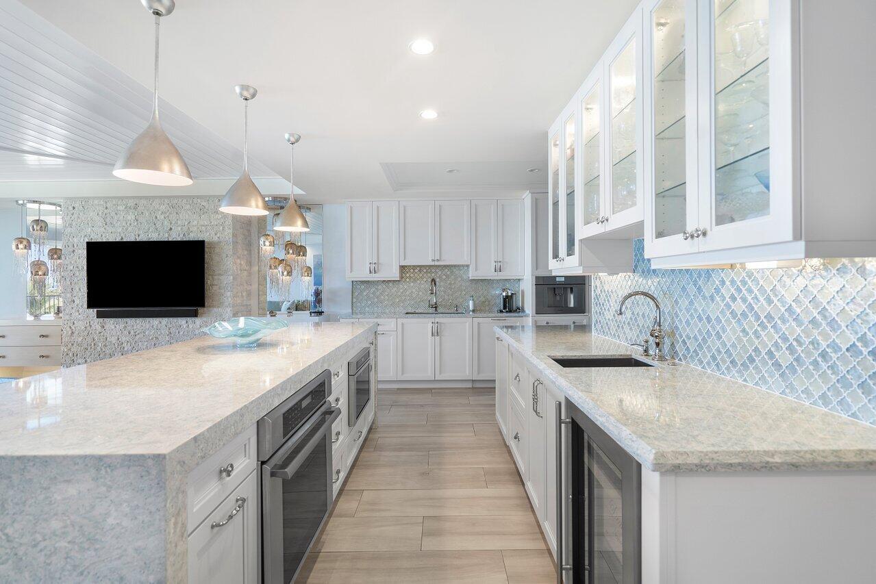 SAILFISH POINT - Residential