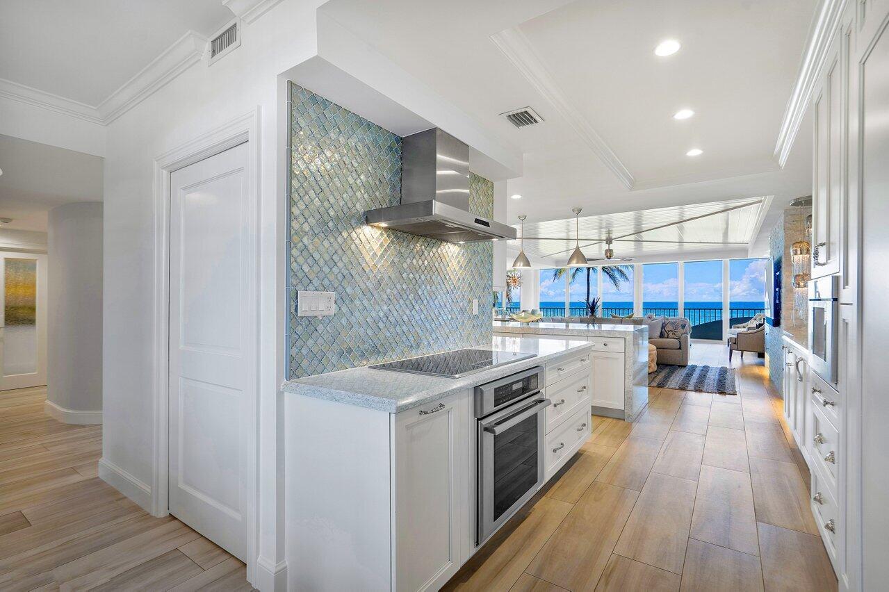 SAILFISH POINT - Residential