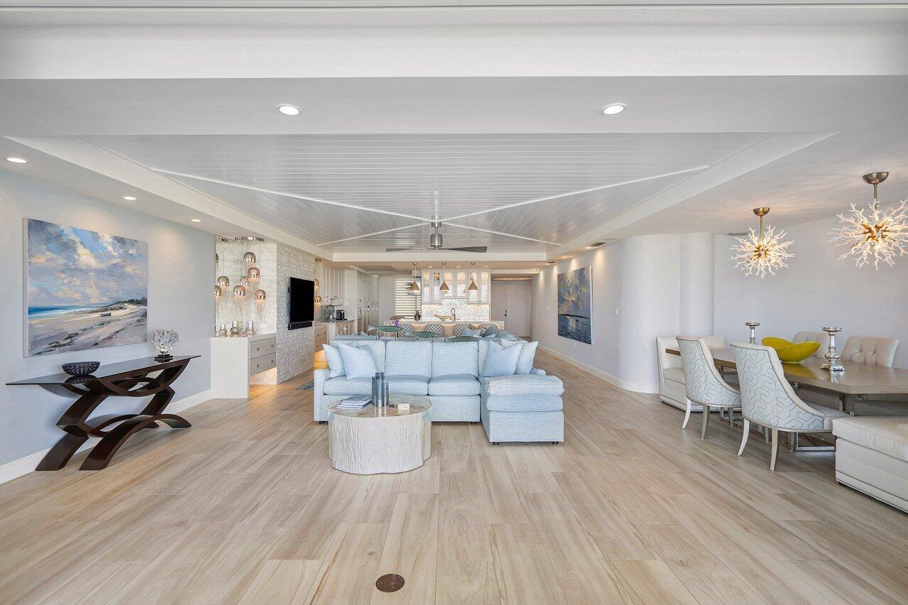 SAILFISH POINT - Residential