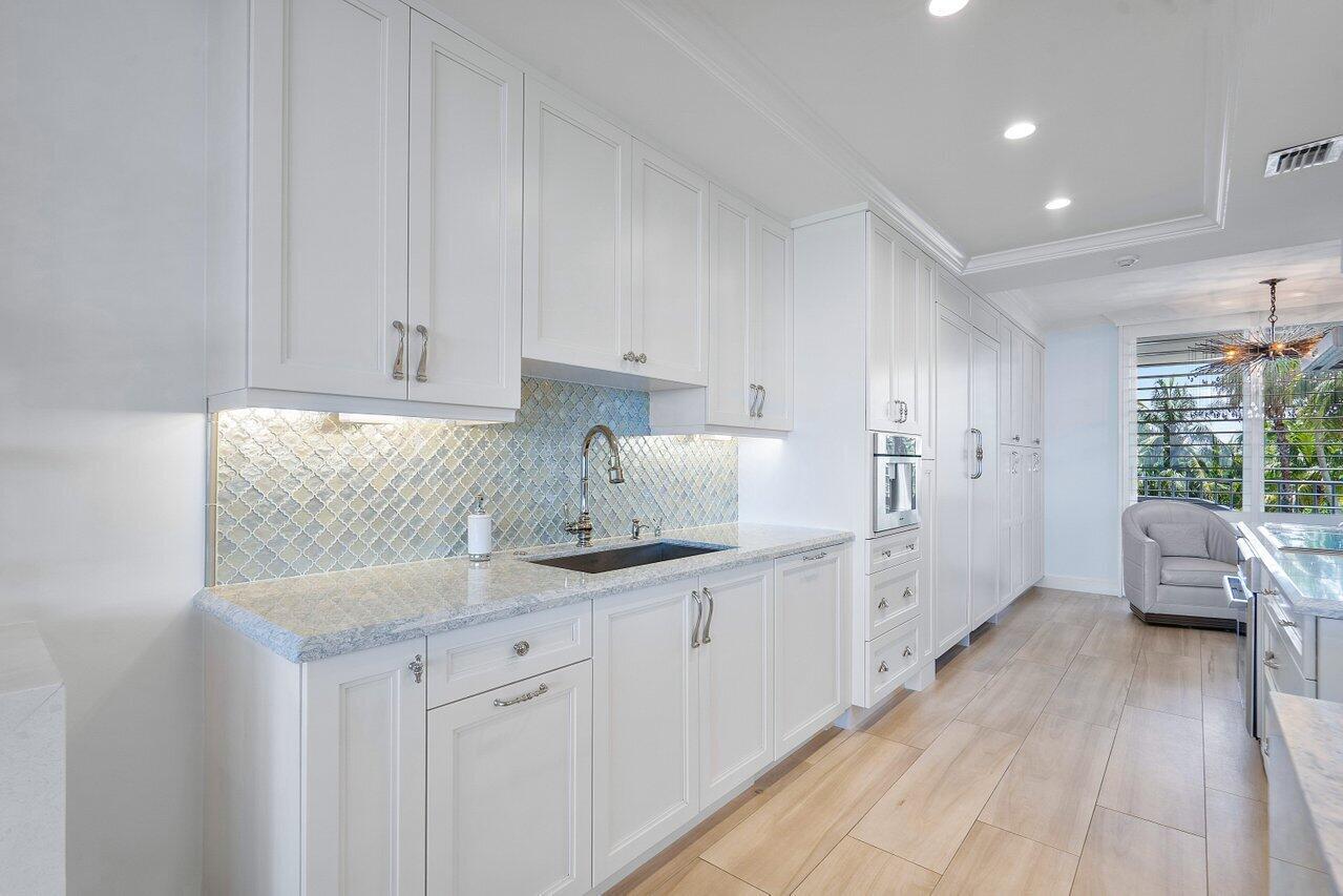 SAILFISH POINT - Residential