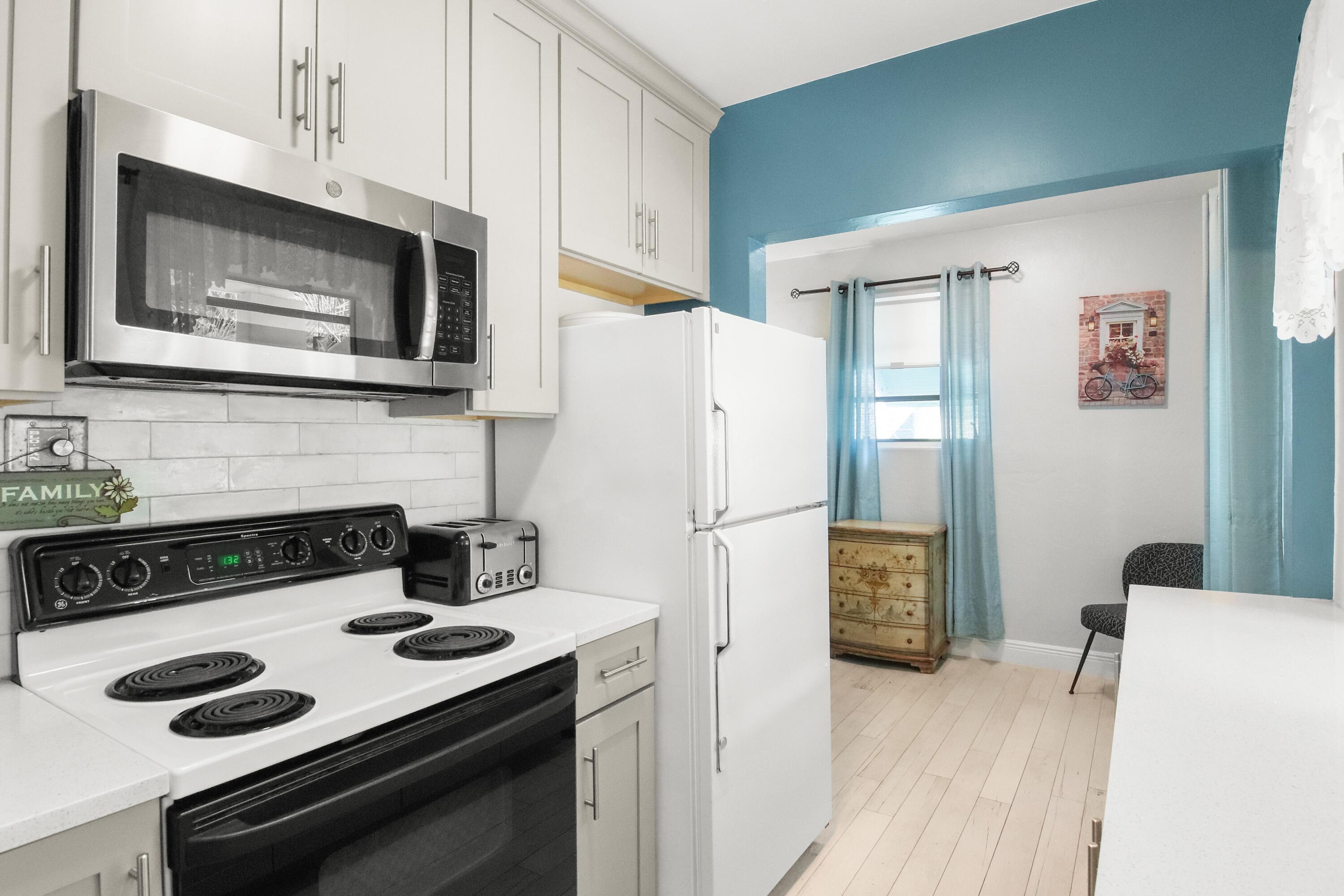 EL MONTE PARK - Residential