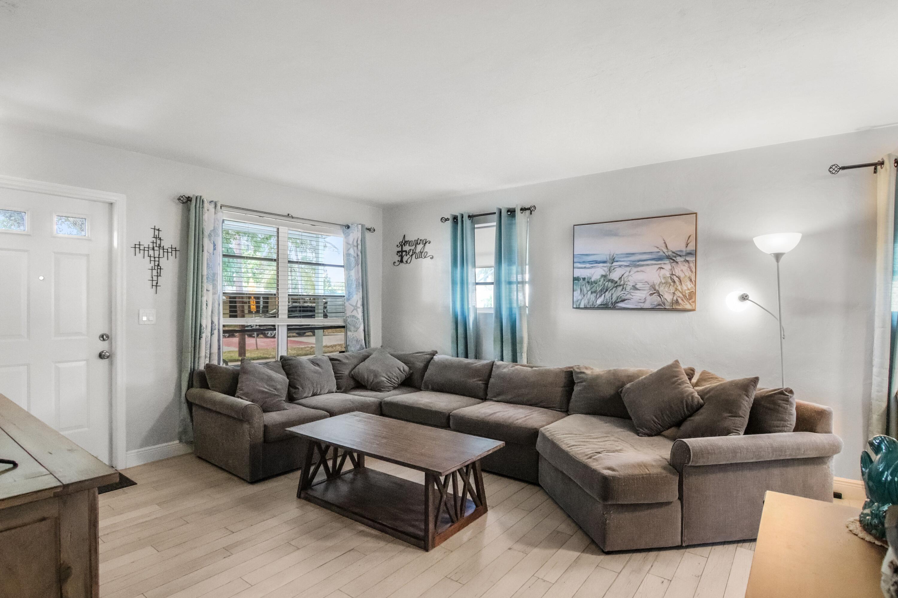 EL MONTE PARK - Residential