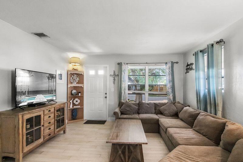 EL MONTE PARK - Residential