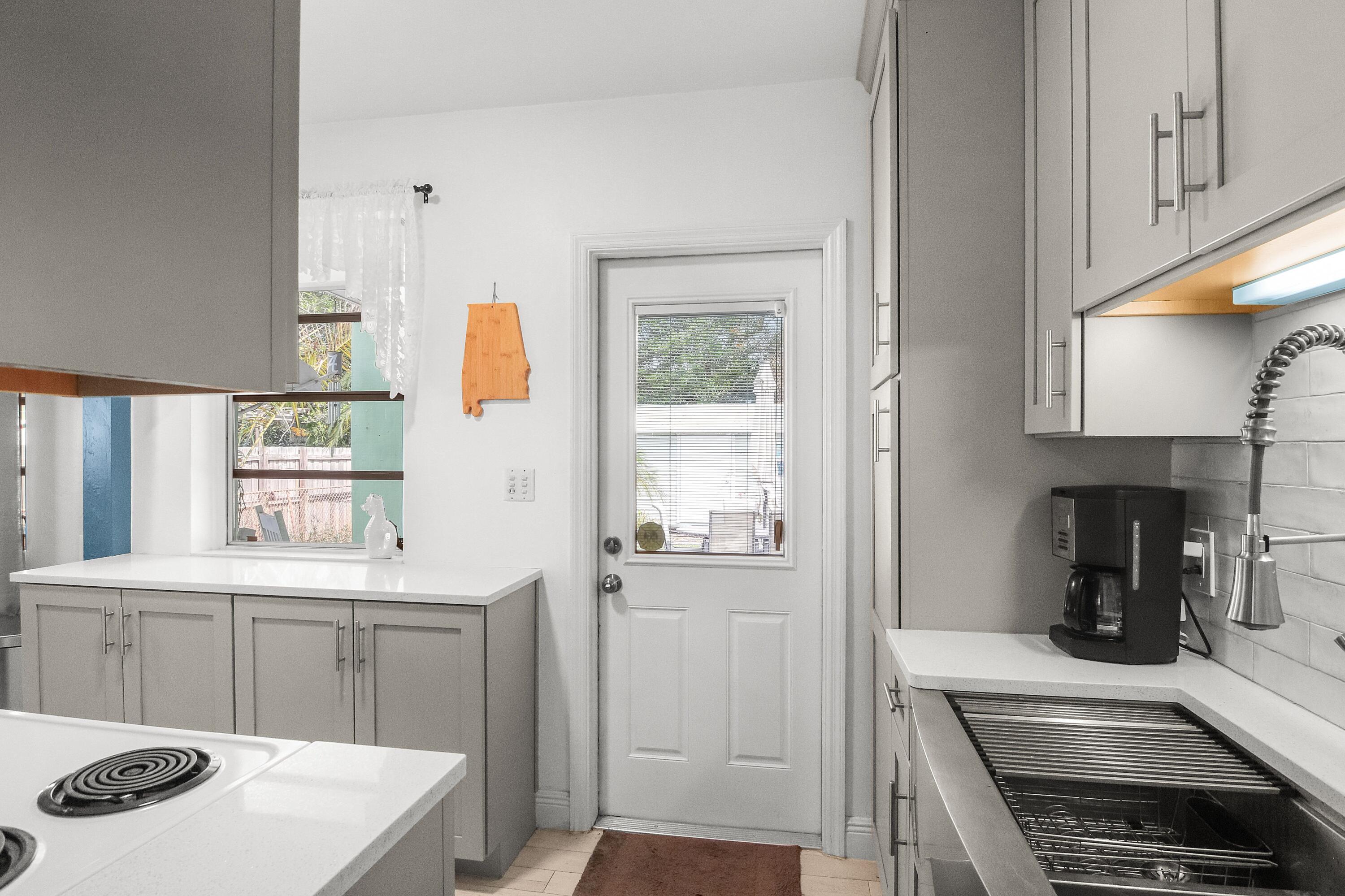 EL MONTE PARK - Residential