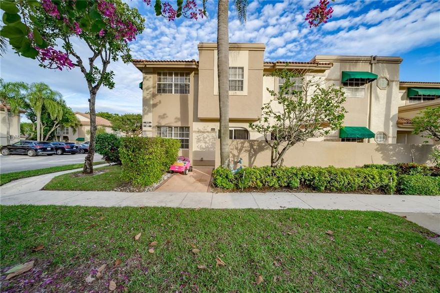 Absolutely gorgeous contemporary 3 bedroom 2.5 bath townhouse in Boca Pointe Country Club. Fully updated and freshly painted with brand new stainless steel appliances, granite countertops. Wide open living area perfect for entertaining. Can be easily rented annually as investment property. Clubhouse featuring an oversized pool, a fitness center with personal trainers and classes. Tennis and golf memberships are available, but not required. 24 hour manned gate and roaming security. This unit is move in ready. Welcome Home!!!