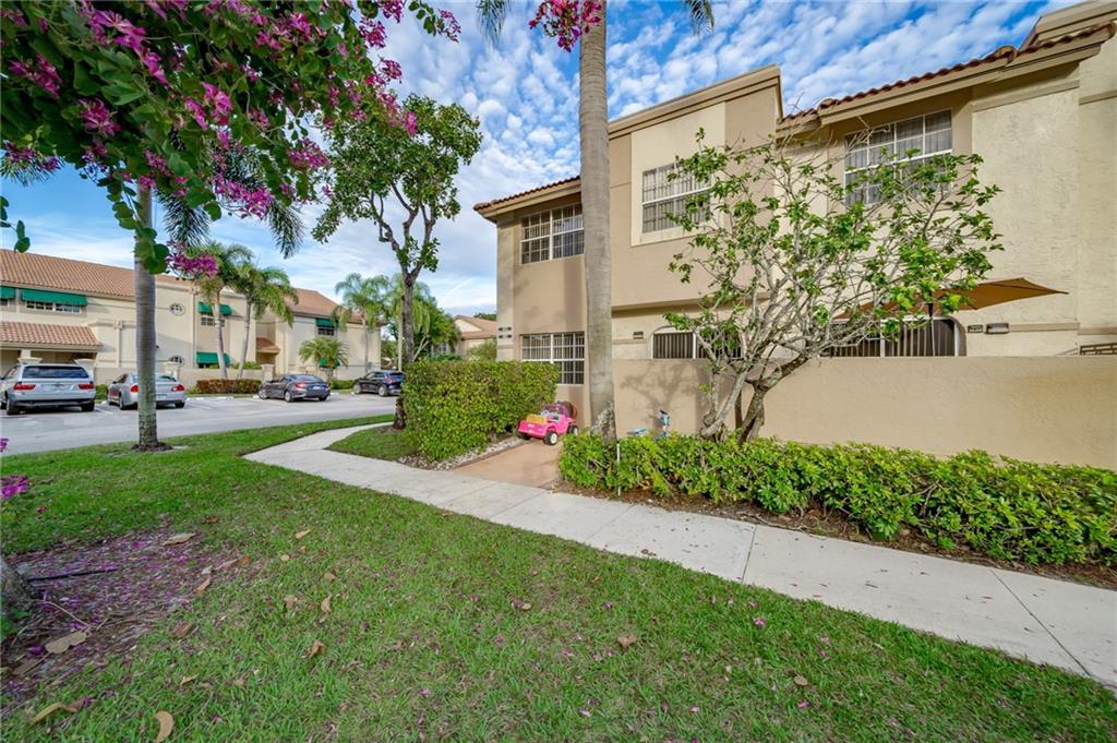 Boca Pointe - Residential