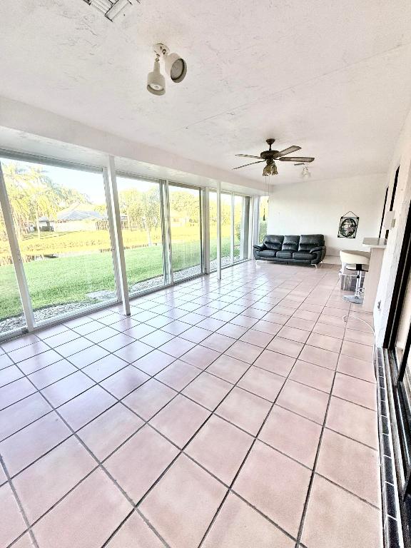 Woodmont Tr 71 105-14 B - Residential