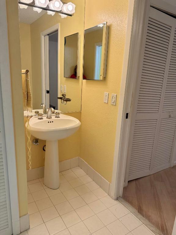 Woodmont Tr 71 105-14 B - Residential