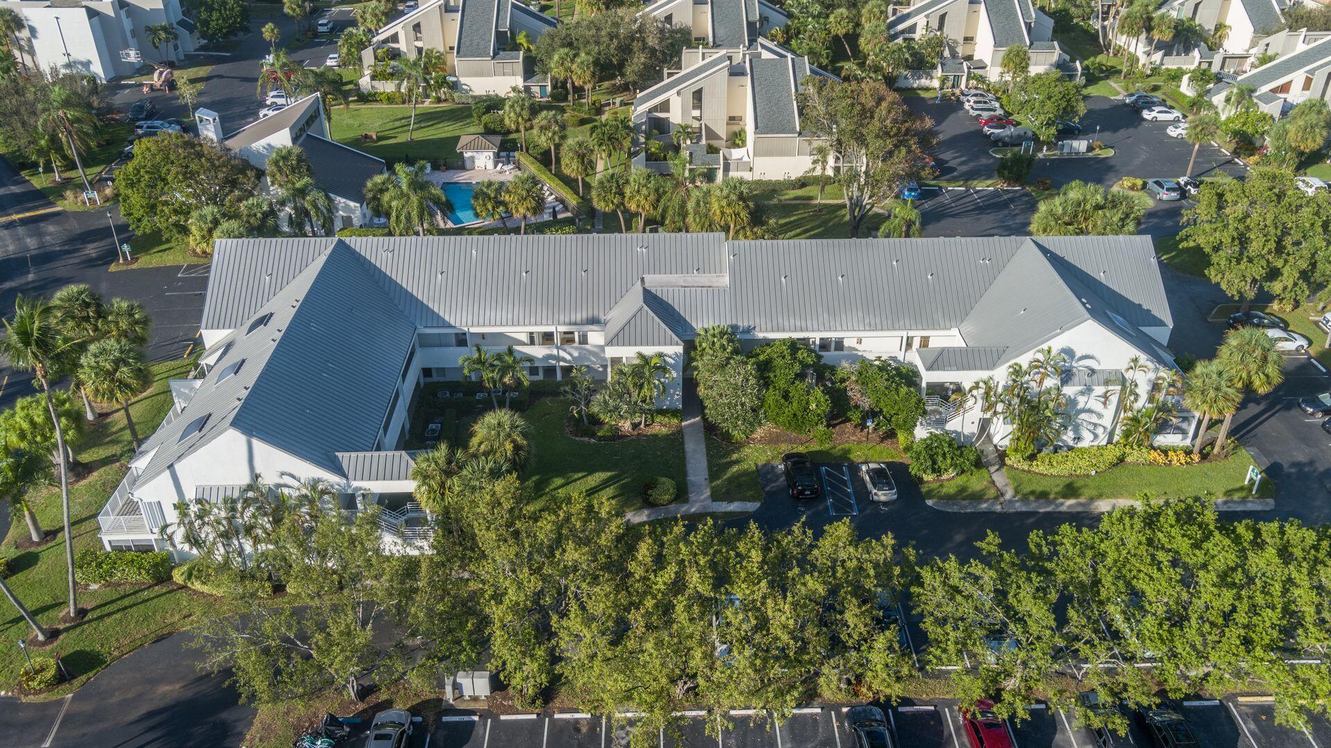 POOLSIDE VILLAS AT THE RACQUET CLUB CONDO FILE - Residential Lease