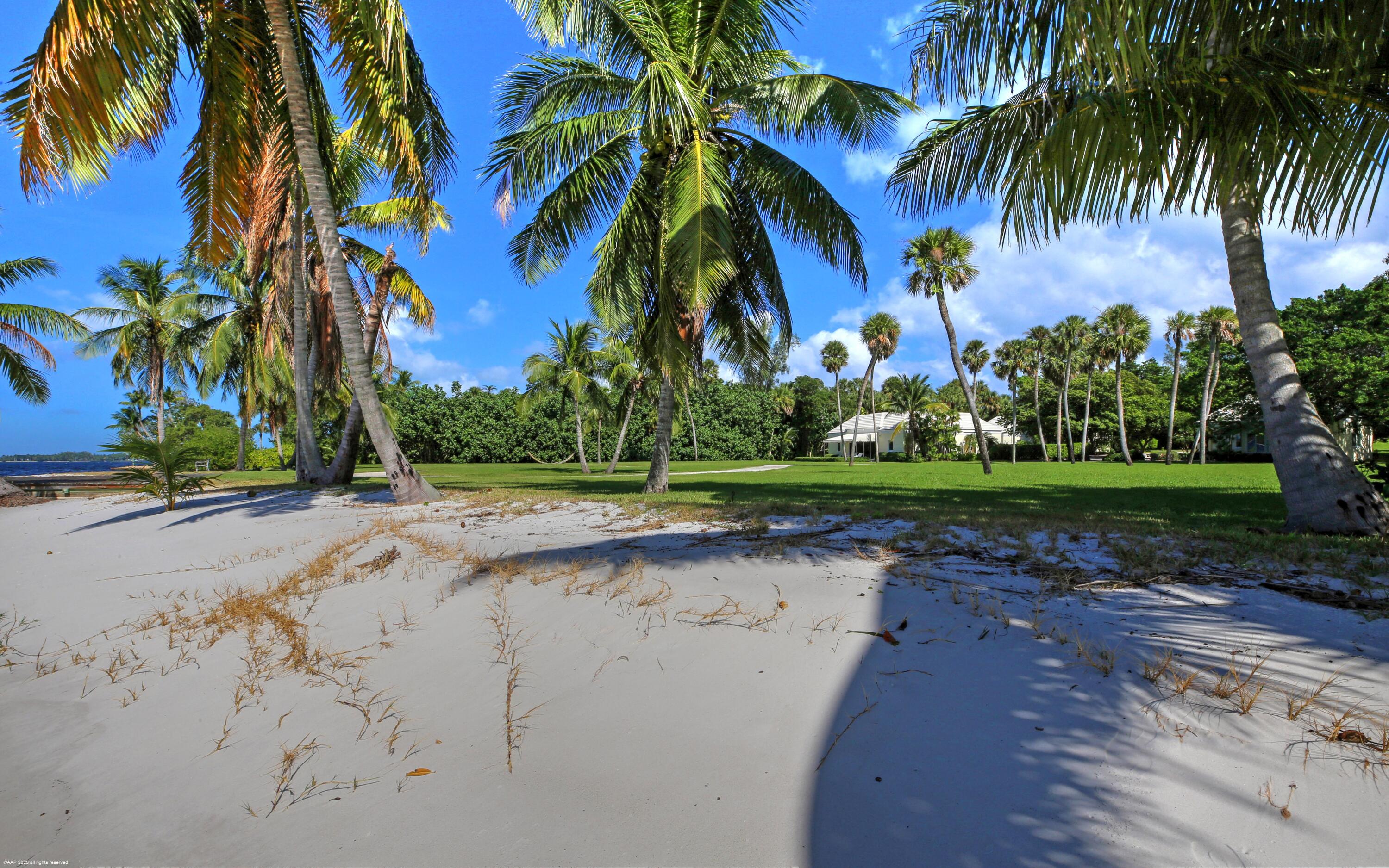 JUPITER ISLAND - Residential