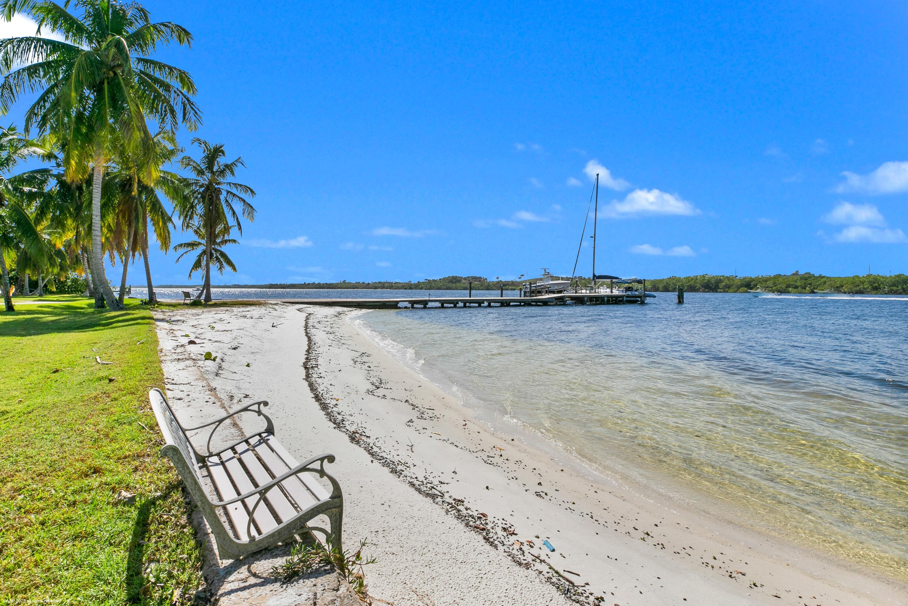 JUPITER ISLAND - Residential