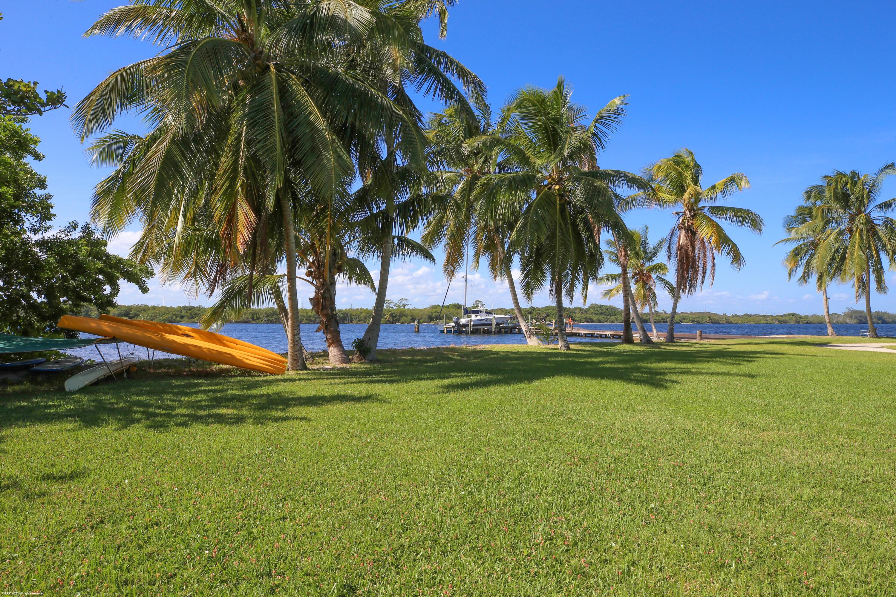 JUPITER ISLAND - Residential