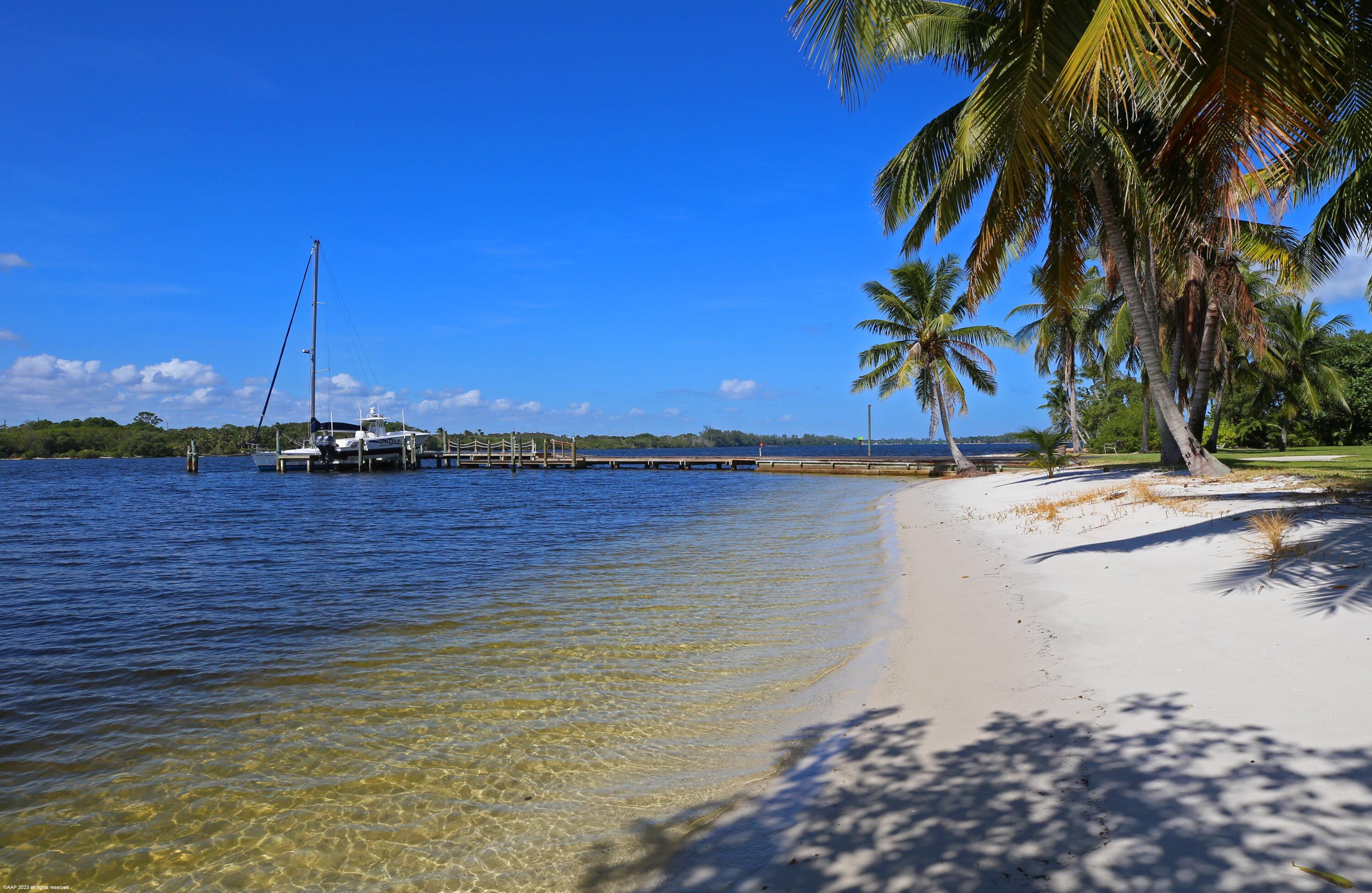 JUPITER ISLAND - Residential