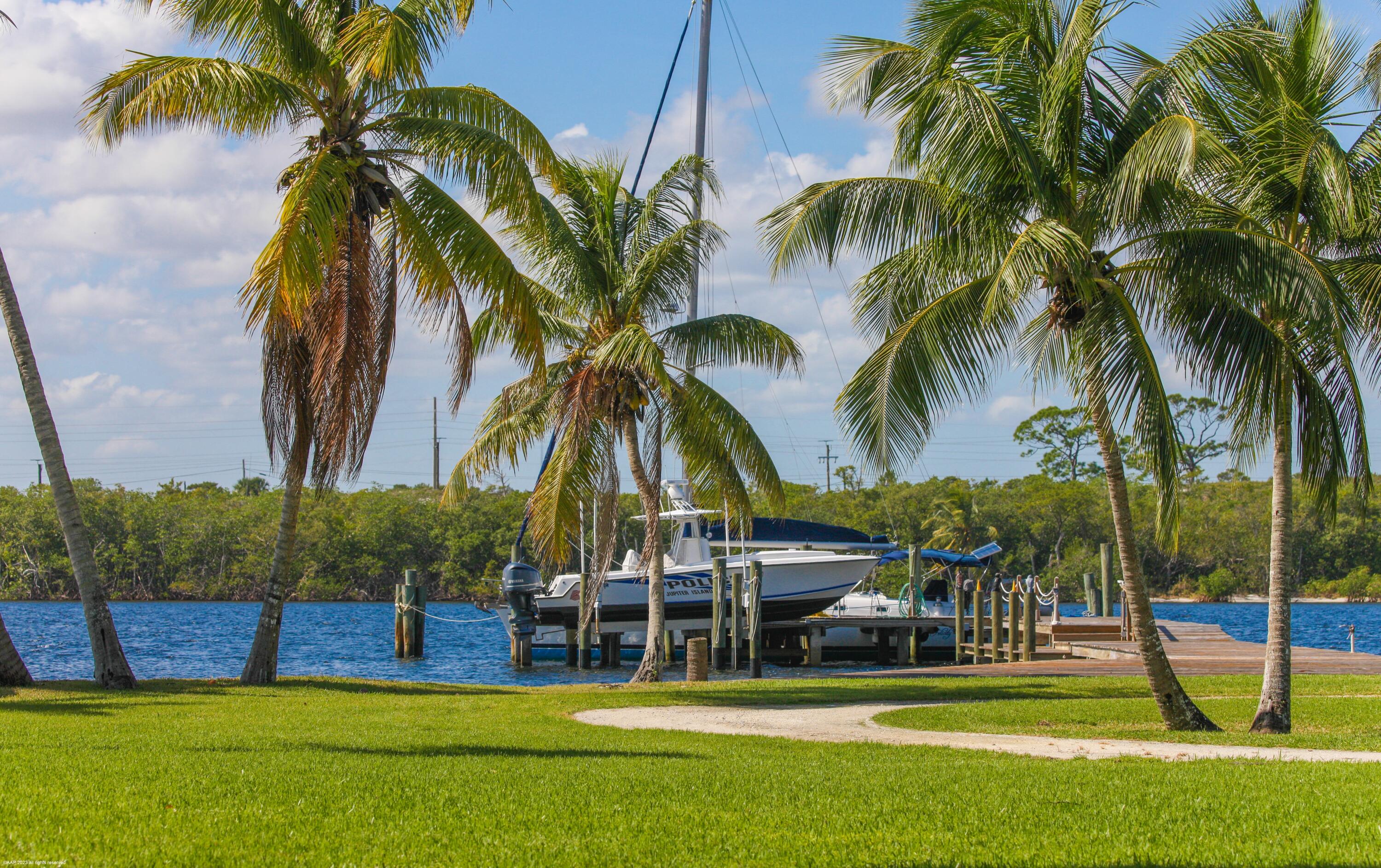 JUPITER ISLAND - Residential